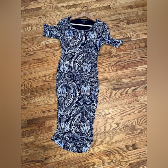 A Pea in the Pod Dresses & Skirts - Nordstrom A Pea in a Pod ruched maternity dress Midi-  small PTP 16.5inch